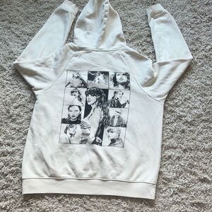 Taylor Swift 2023 The Eras Tour Exclusive Cream Sweatshirt Hoodie Size Large EUC